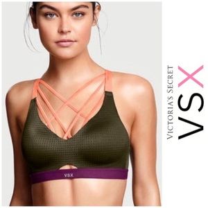 Victoria’s Secret Victoria Sport sports bra